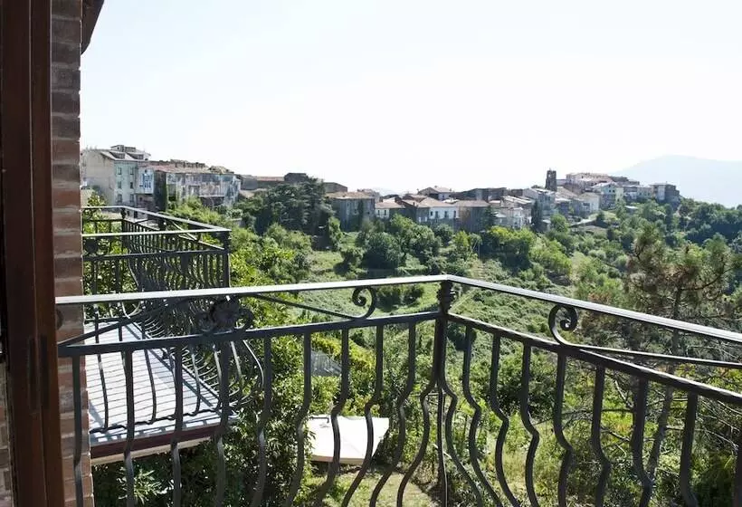 Maaseutuhotelli La Fontana Dei Monaci Di Stefania Astore
