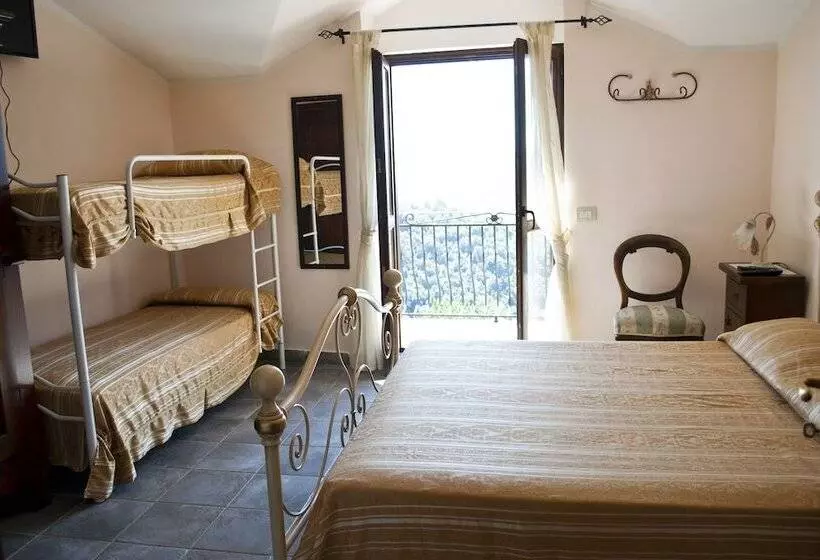 Maaseutuhotelli La Fontana Dei Monaci Di Stefania Astore