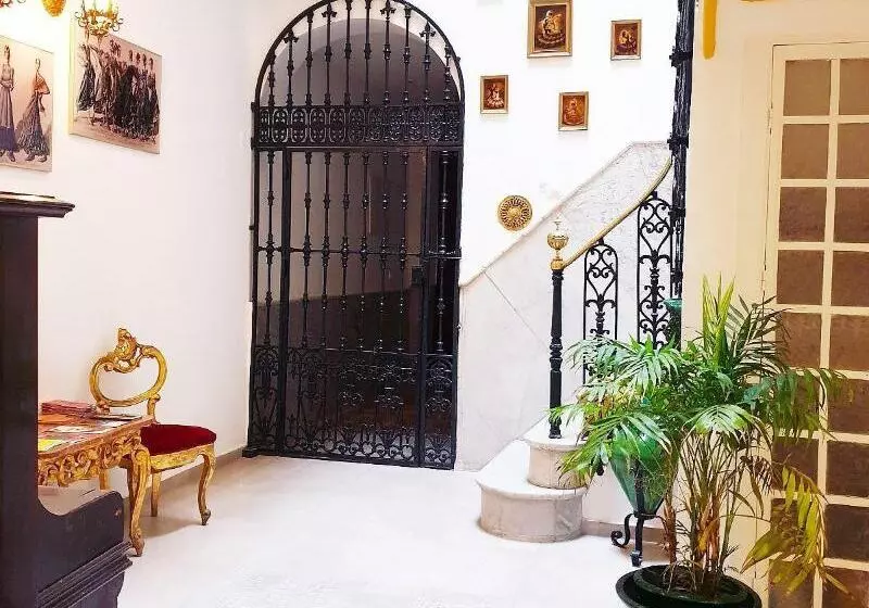 پانسیون Palace House Hércules