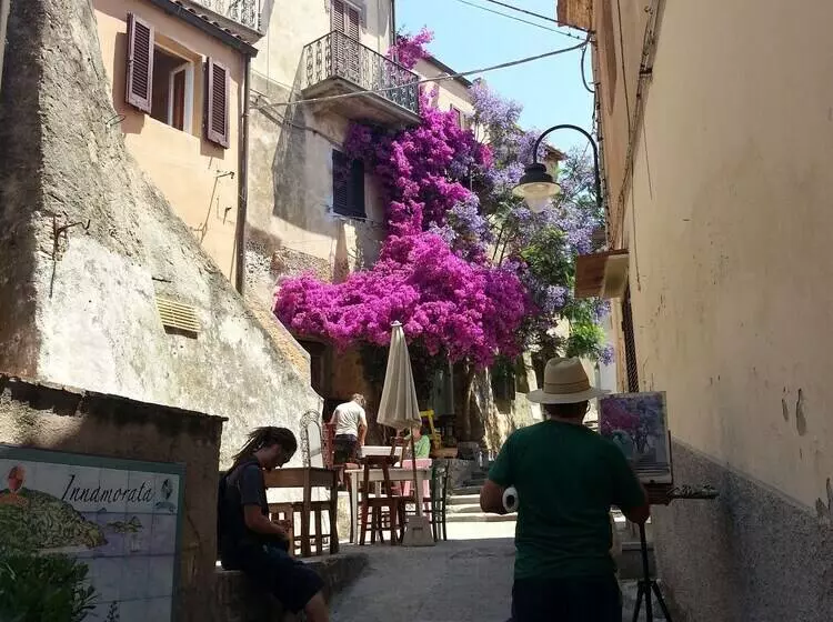 Residenssi Villaggio Innamorata   Villa Moresca