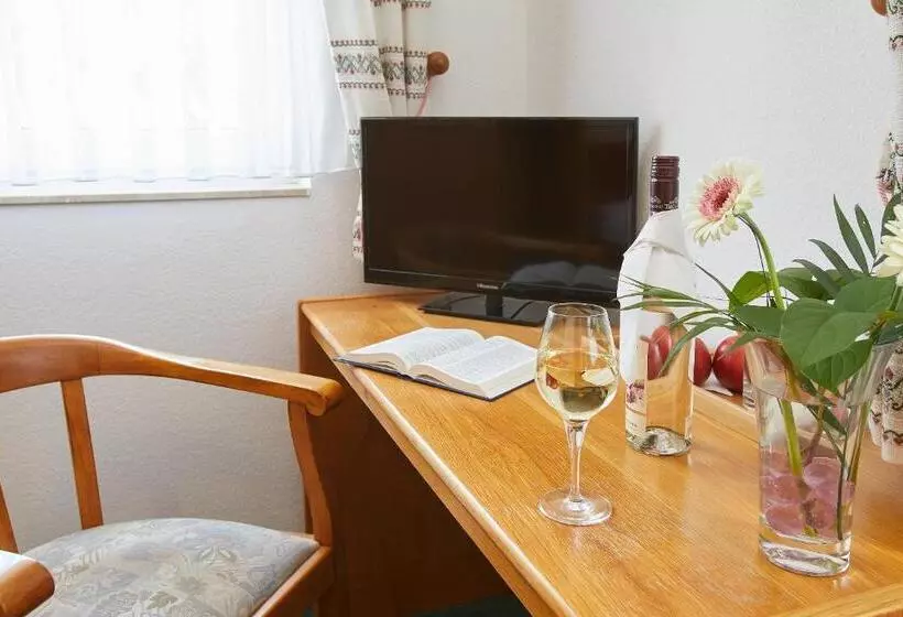 Tannmühle Hotel Und Restaurant Gmbh