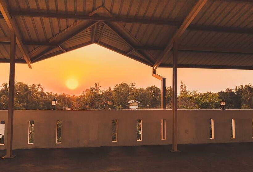 Hôtel The Crown Plaza Airport