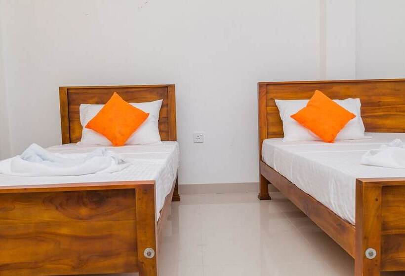 Hôtel The Crown Plaza Airport