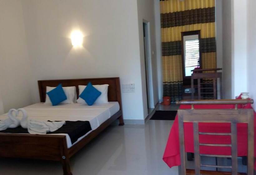 Hôtel The Crown Plaza Airport