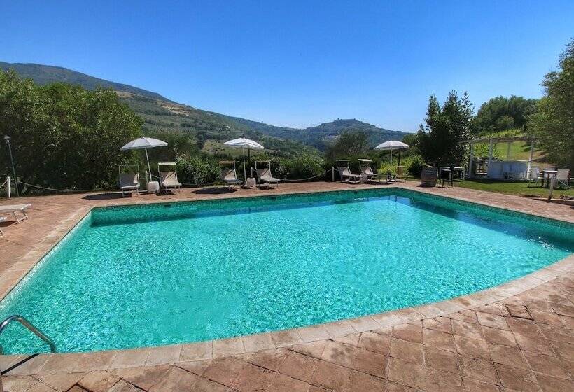 Luxurious Cottage With Pool In Assisi