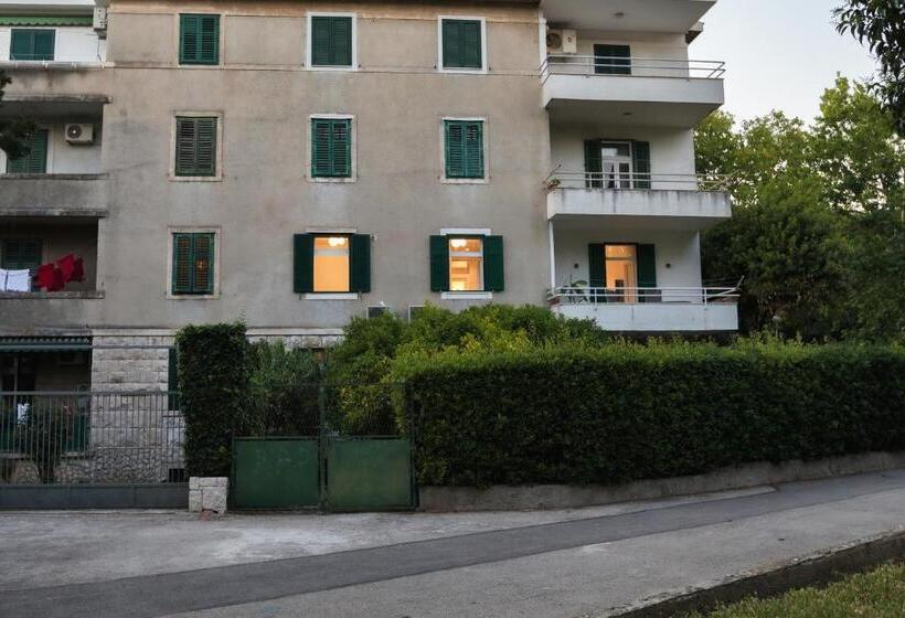 Pension Green Park Luxury Rooms