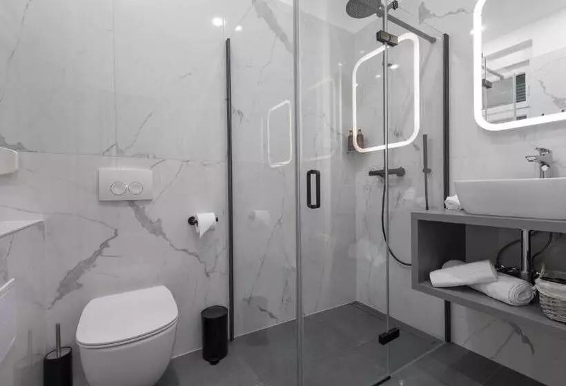 پانسیون Green Park Luxury Rooms