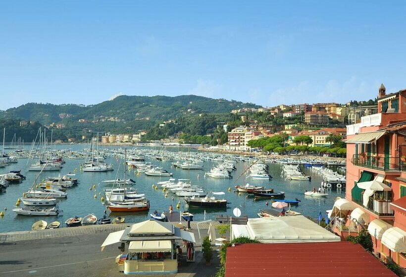 Stunning Cottage In Sesta Godano With Balcony