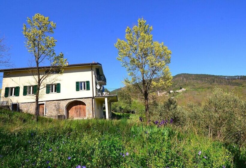 Stunning Cottage In Sesta Godano With Balcony
