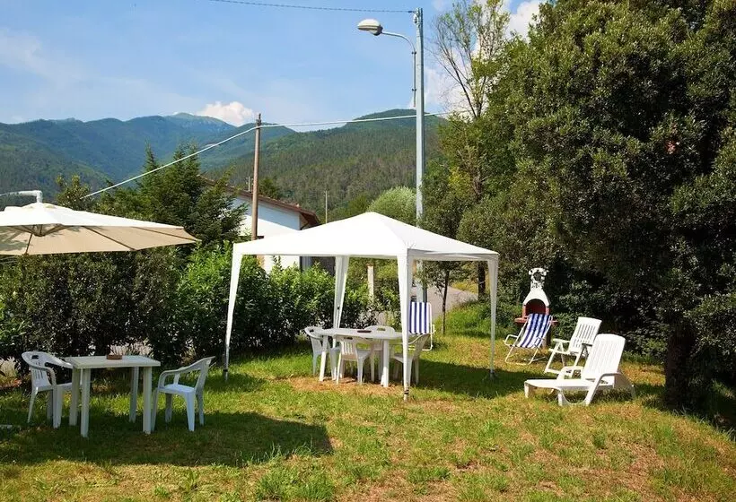 Stunning Cottage In Sesta Godano With Balcony