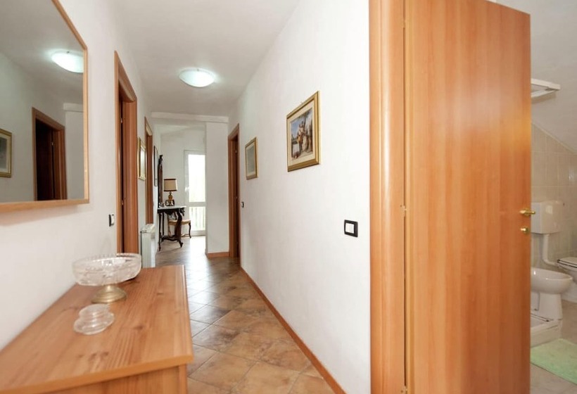 Stunning Cottage In Sesta Godano With Balcony