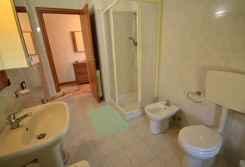 Stunning Cottage In Sesta Godano With Balcony