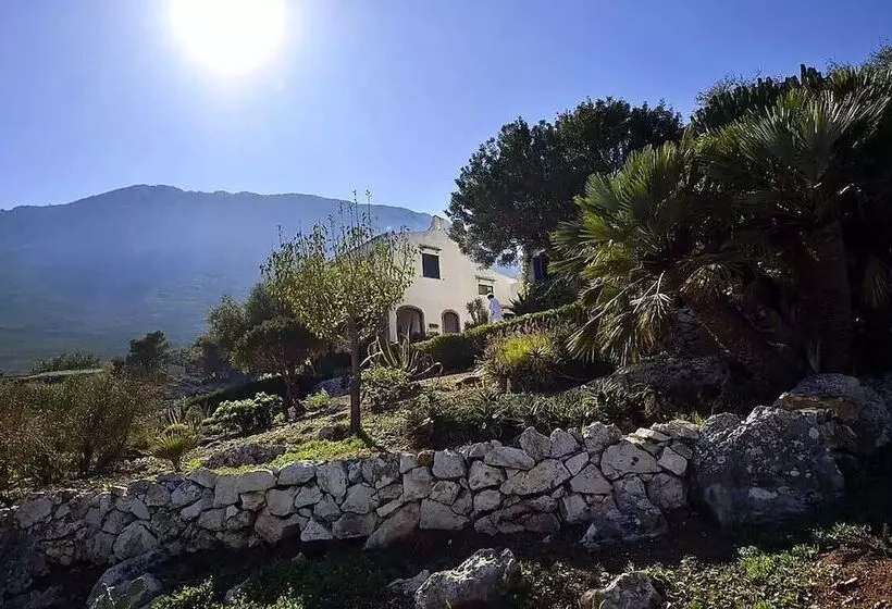 Aamiaismajoitus (B&B) Baglio La Luna