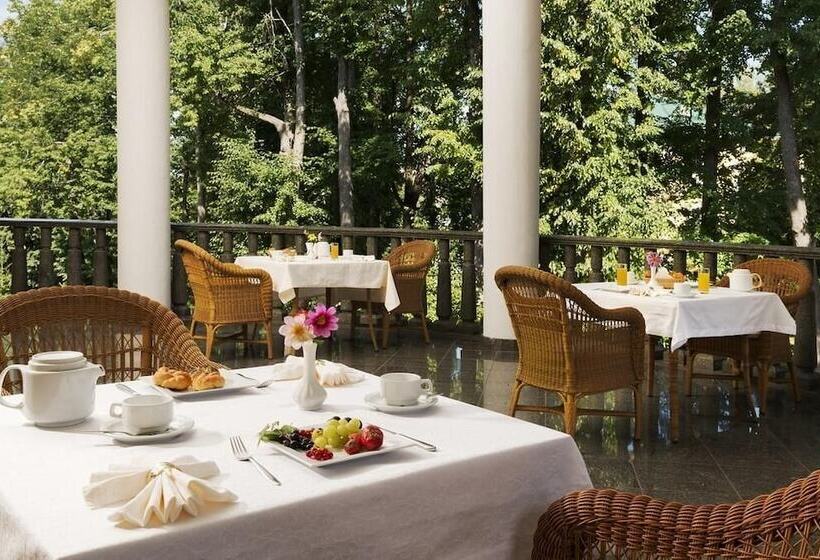 Отель Park Lesnoe