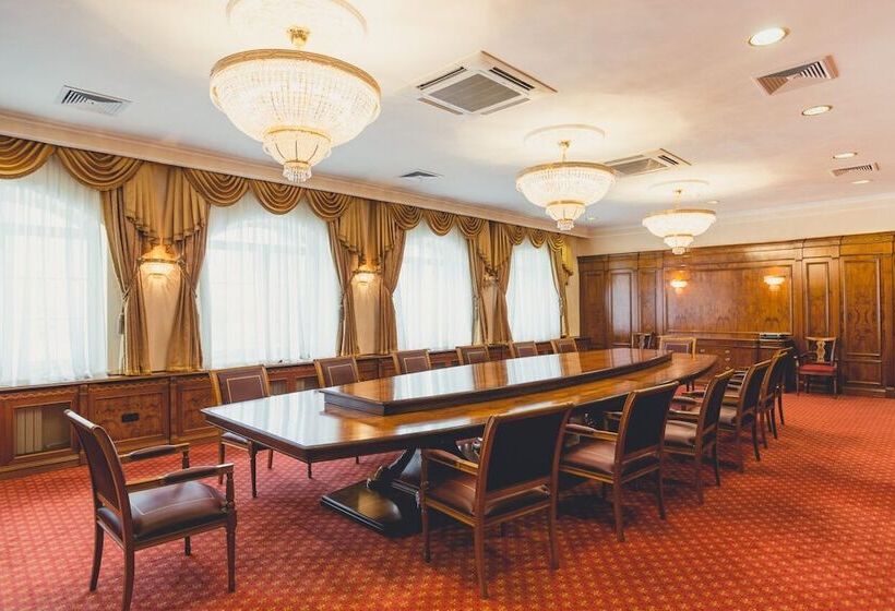 Отель Park Lesnoe