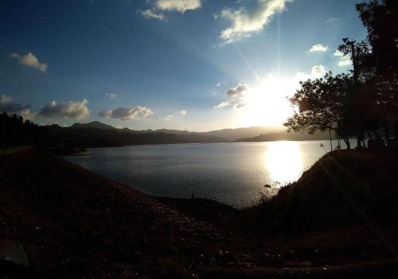 فندق Swaloh Hill Resort