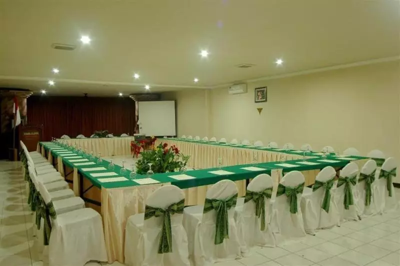 Hotelli Swaloh Hill Resort