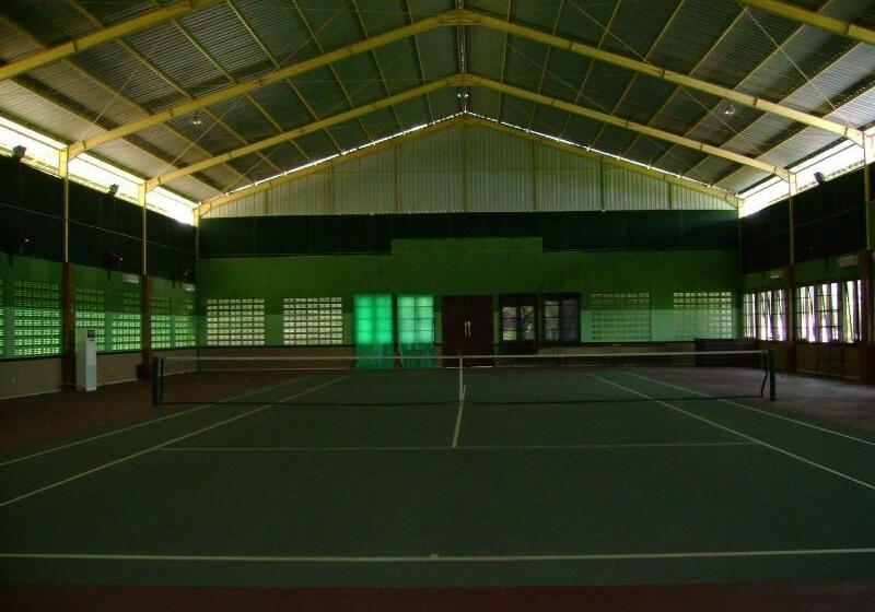 فندق Swaloh Hill Resort