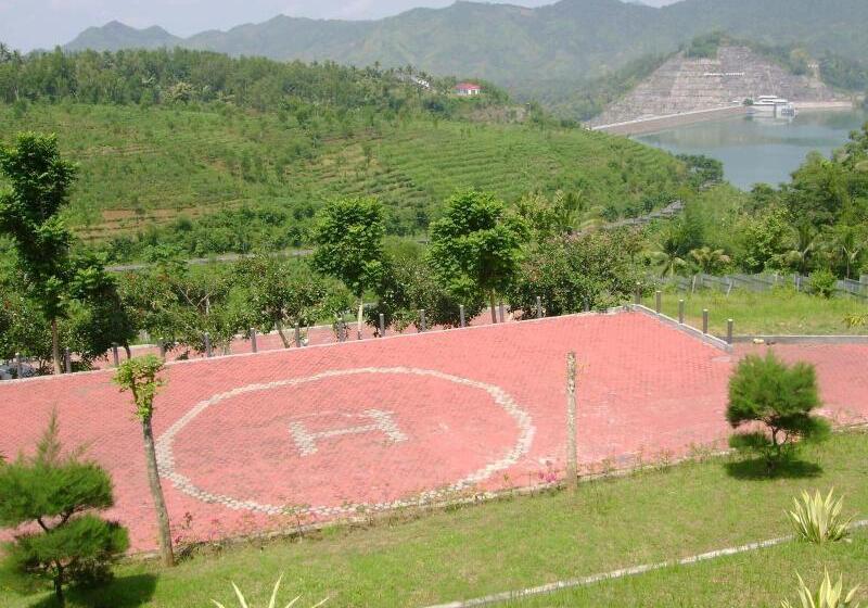 فندق Swaloh Hill Resort