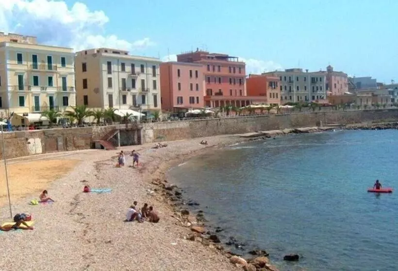 هتل Yacht Suite Civitavecchia