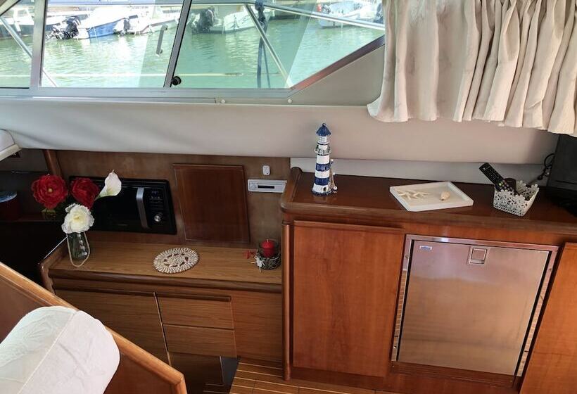 酒店 Yacht Suite Civitavecchia