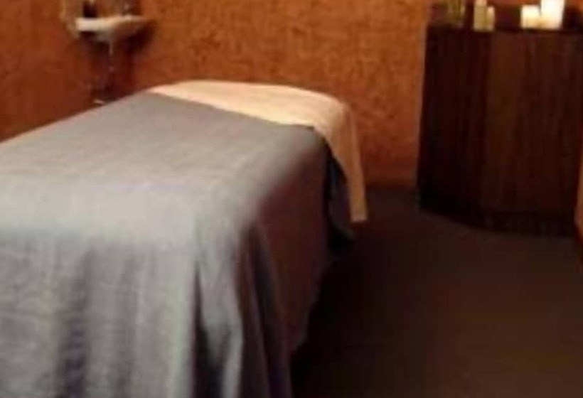 بنسيون Airport Appex Motel