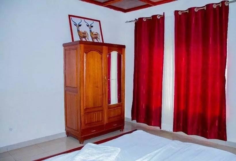 پانسیون Airport Appex Motel
