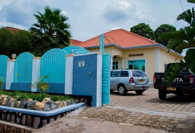 پانسیون Airport Appex Motel