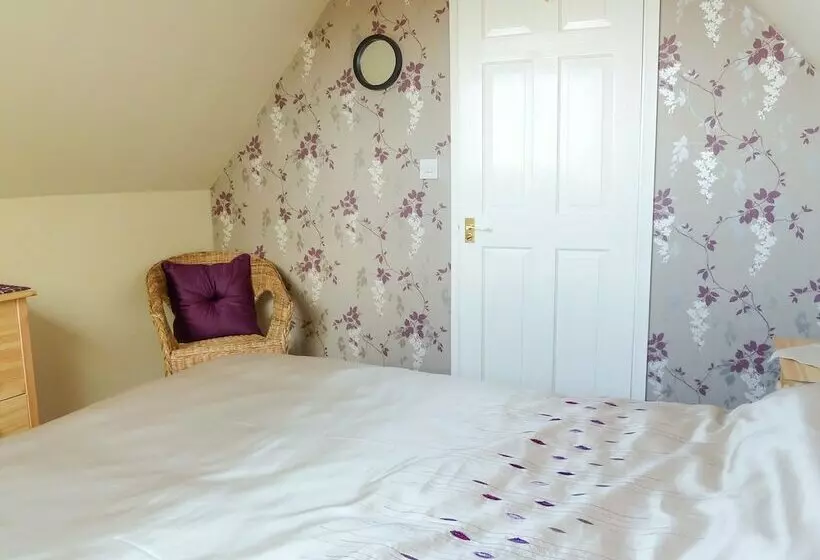Porthole Cottage