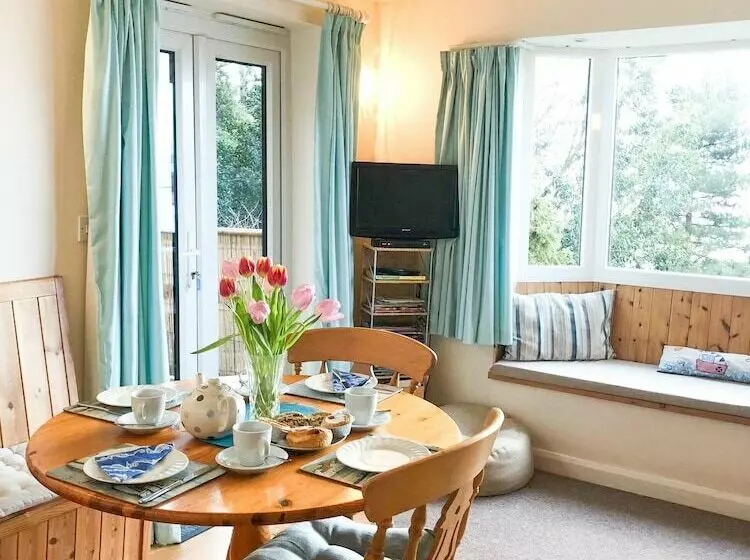 Porthole Cottage
