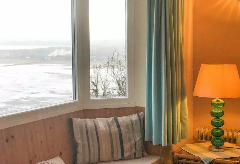 Porthole Cottage