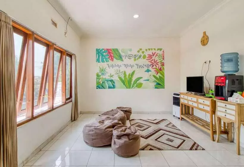 Reddoorz Hostel Near Terminal Condongcatur Jogja