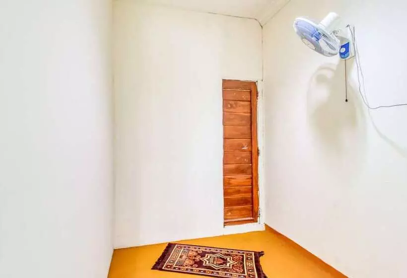 Reddoorz Hostel Near Terminal Condongcatur Jogja