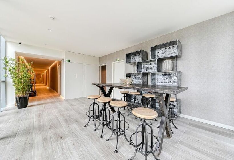 Acropolis Luxury Appartments I Hotelservice And Free Parking