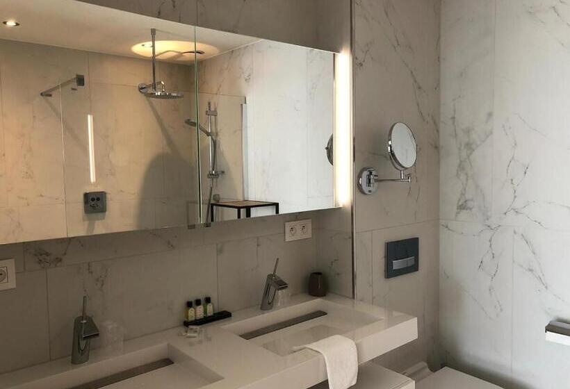 Acropolis Luxury Appartments I Hotelservice And Free Parking