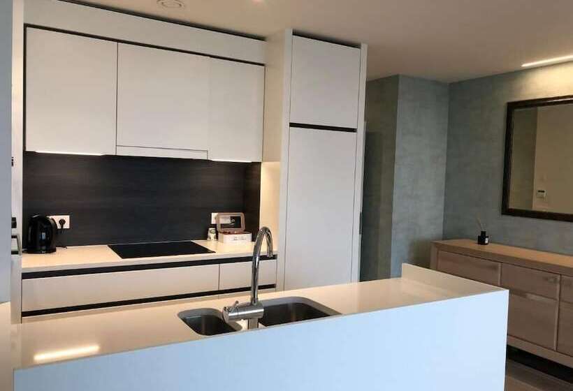 Acropolis Luxury Appartments I Hotelservice And Free Parking