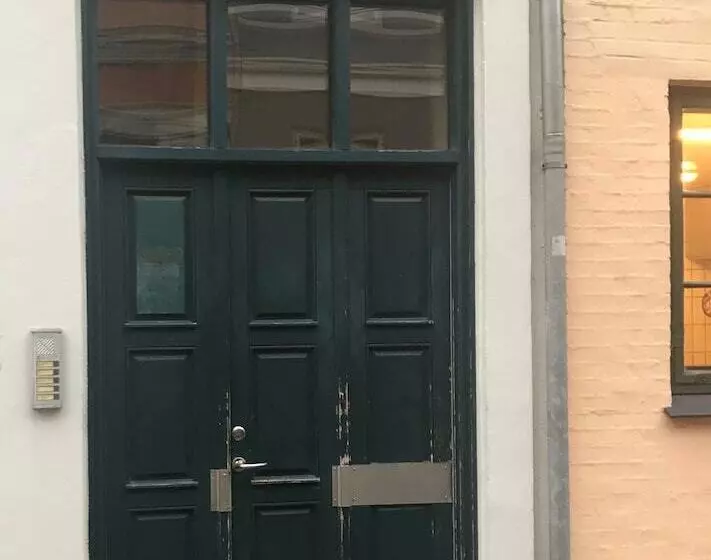 City Hotel Apartments