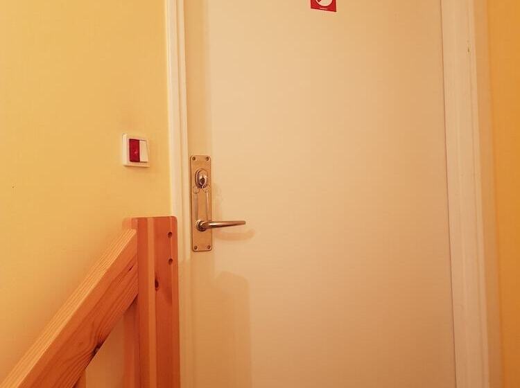 City Hotel Apartments