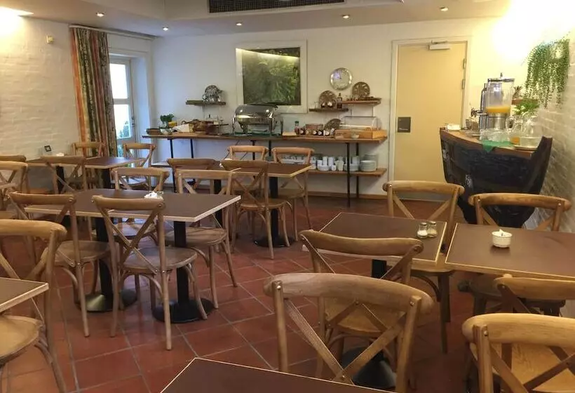 City Hotel Apartments