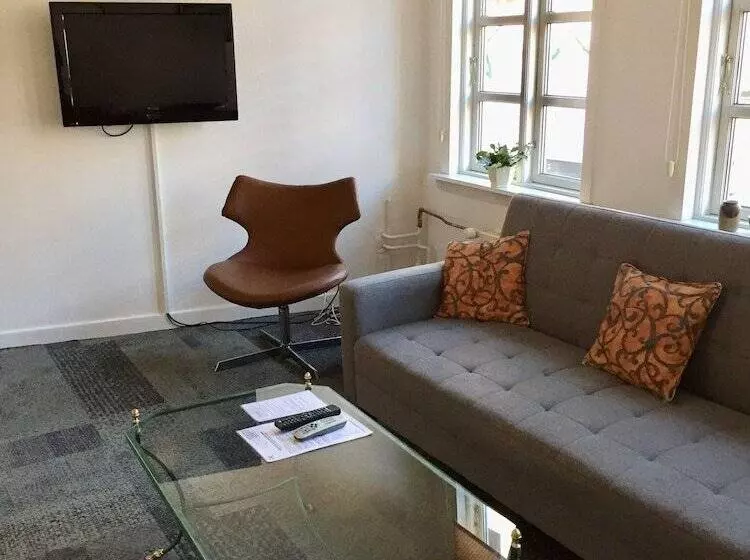 City Hotel Apartments