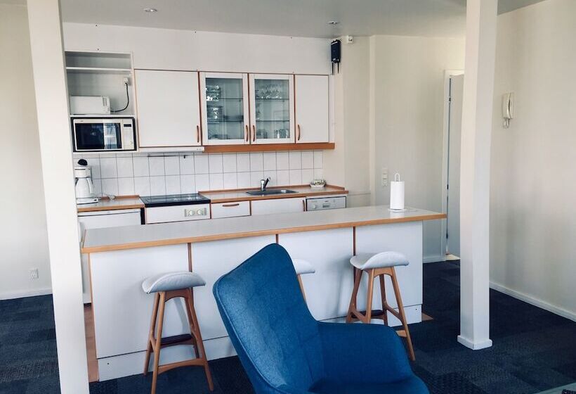 City Hotel Apartments