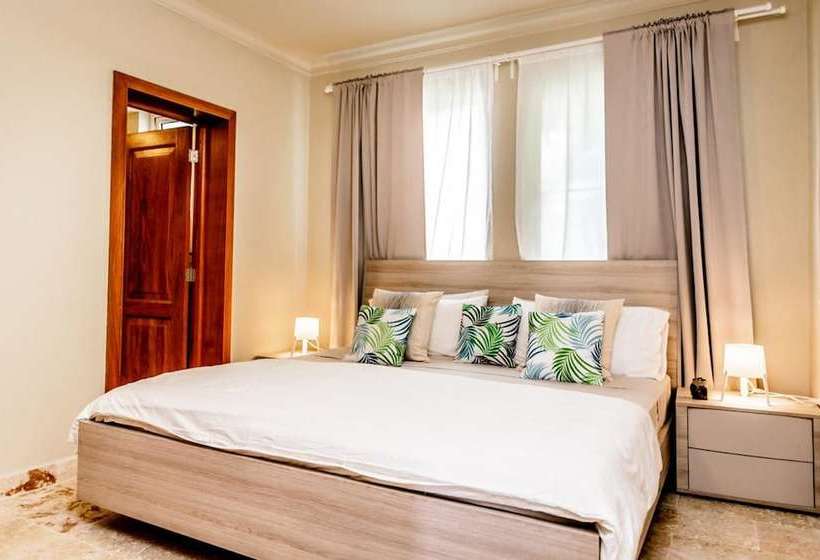 Everything Punta Cana Pool & Beach