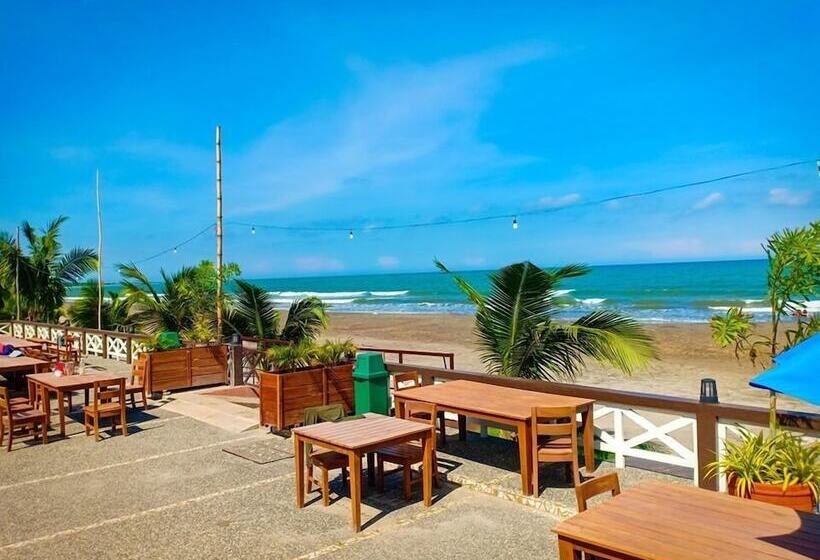 호텔 Marand Beach Resort