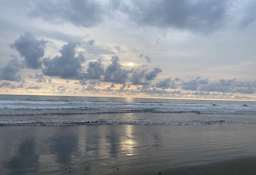 호텔 Marand Beach Resort