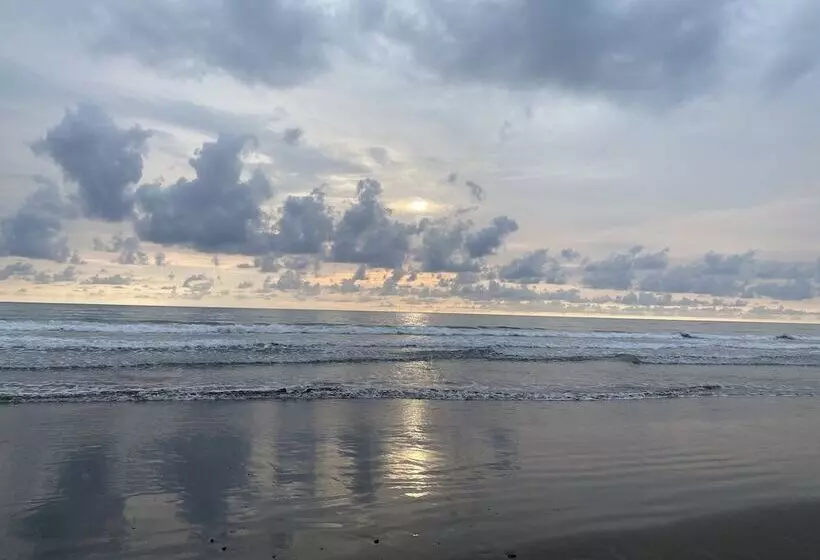 ホテル Marand Beach Resort