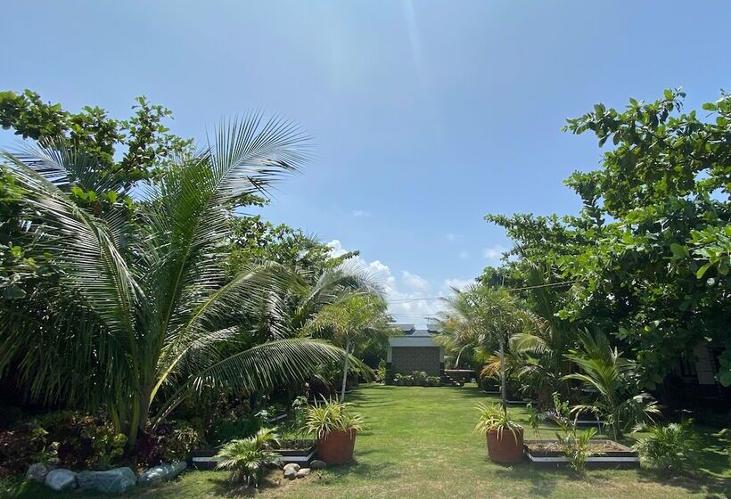 호텔 Marand Beach Resort