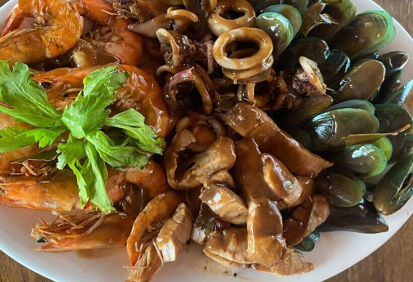 호텔 Marand Beach Resort