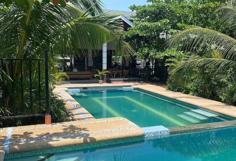 호텔 Marand Beach Resort