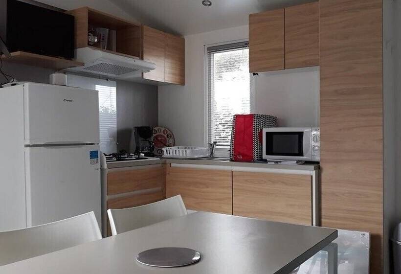 Hotell Tourne Pied à Collier