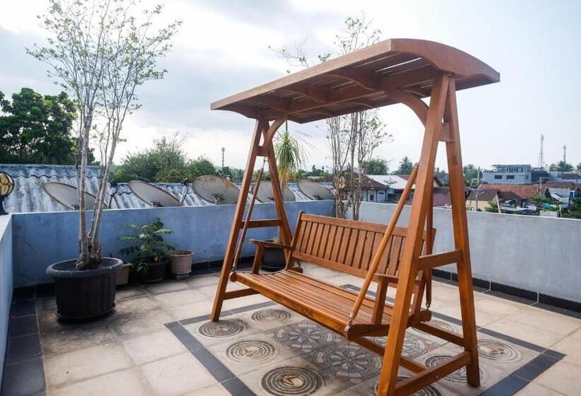 فندق Urbanview Syariah Wisma Wongso Borobudur